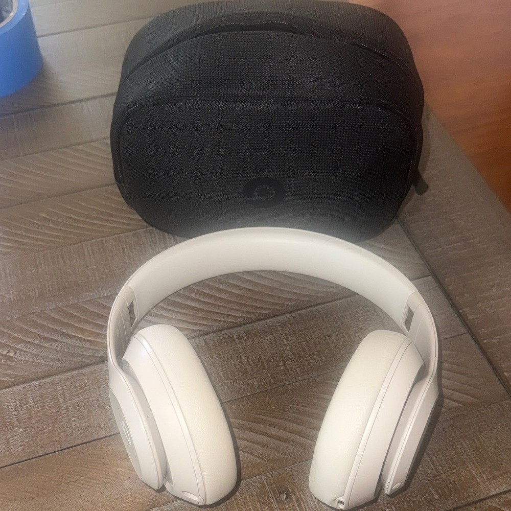 Beats Studio Pro